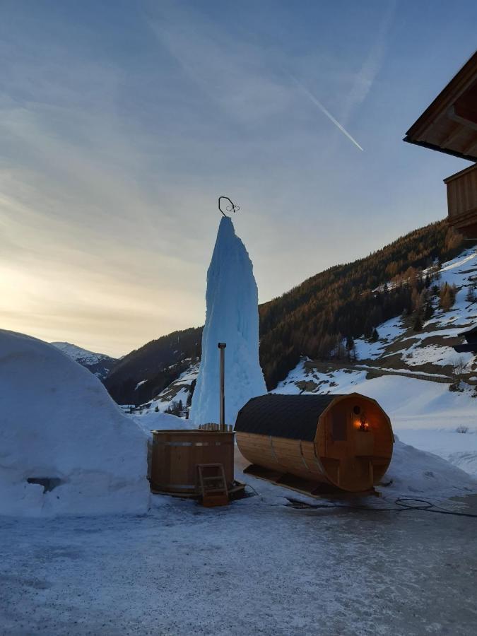 Nedererhof - Zimmer Alpenrose Mit Gemeinschaftskueche Schmirn Buitenkant foto